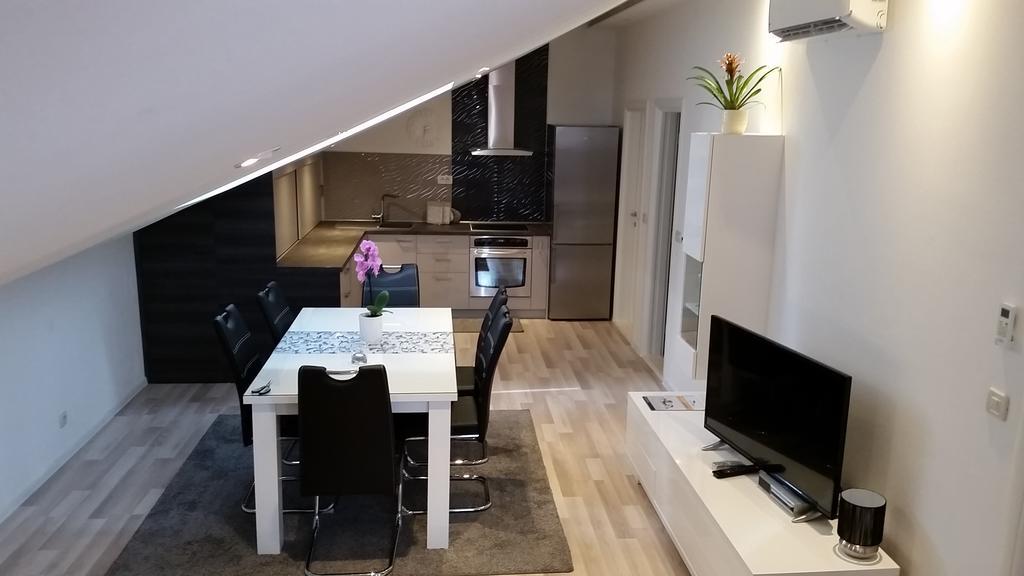 Apartments Sanja Трогир Екстериор снимка