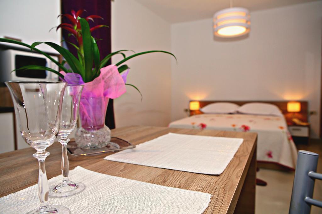 Apartments Sanja Трогир Екстериор снимка
