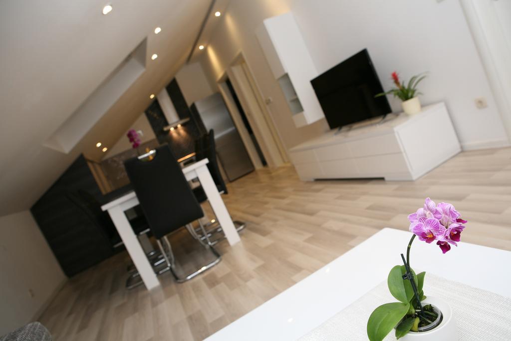 Apartments Sanja Трогир Екстериор снимка