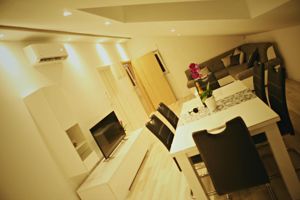 Apartments Sanja Трогир Екстериор снимка