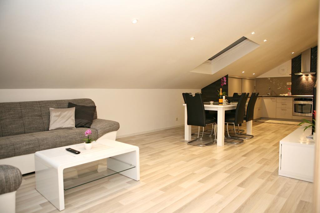 Apartments Sanja Трогир Екстериор снимка