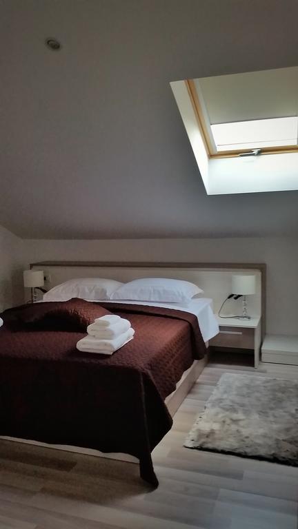 Apartments Sanja Трогир Екстериор снимка