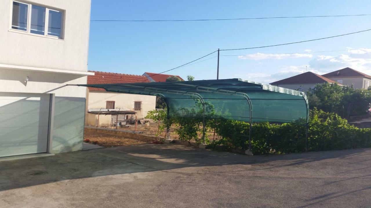 Apartments Sanja Трогир Екстериор снимка